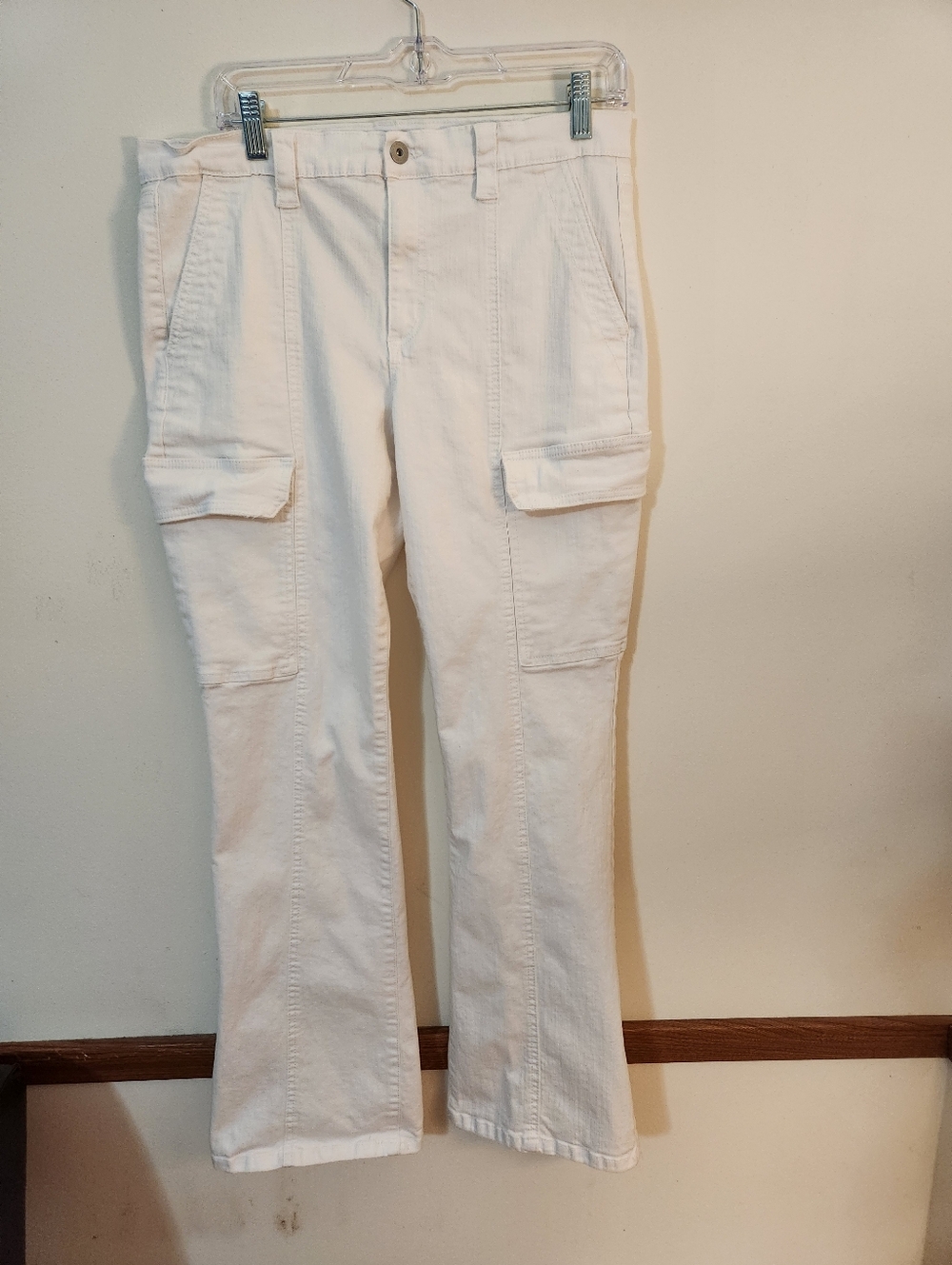 Sofia Jeans Women 14 Marisol Bootcut Mid Rise Cargo Jeans White Slimming